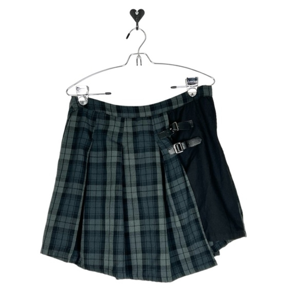Hot Topic Buckle Pleated Skirt‎ Womens Large Black Gray Plaid Goth School emo